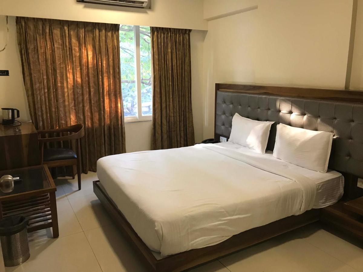 Hotel Powai Comfort Мумбай Екстериор снимка